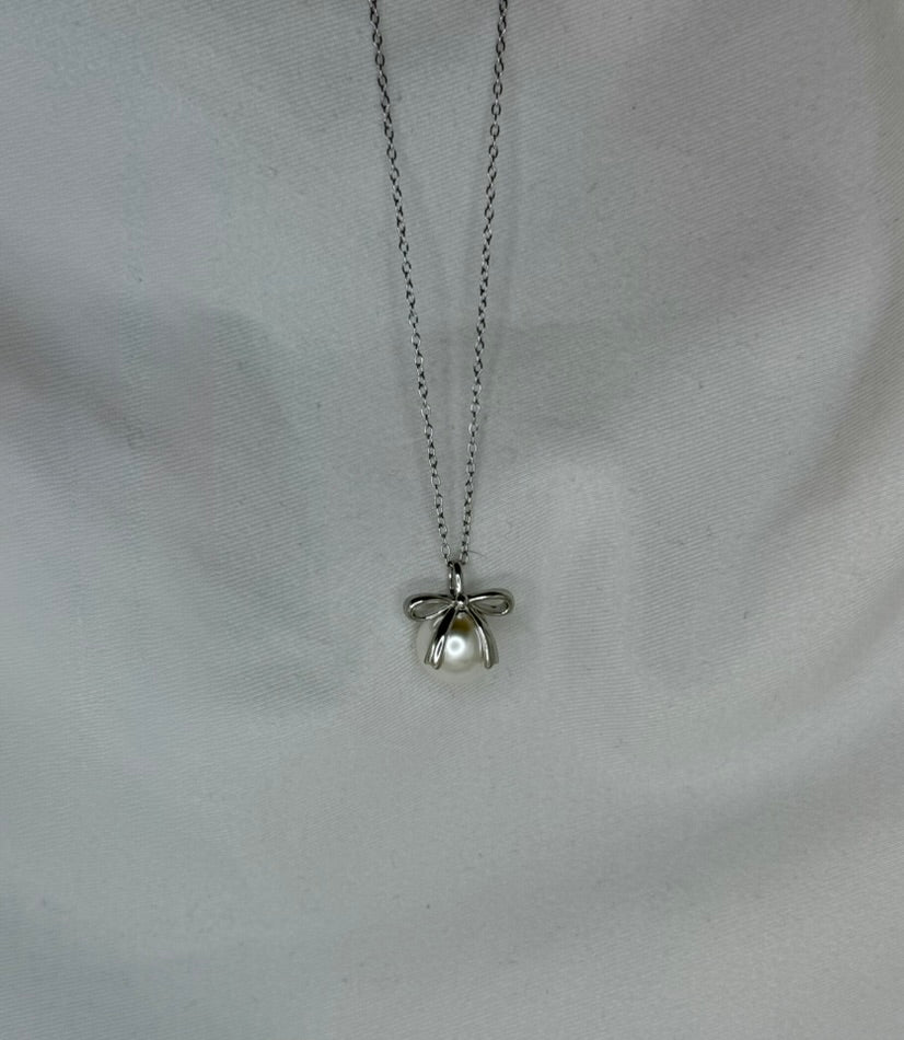 Pearl Bow Necklace